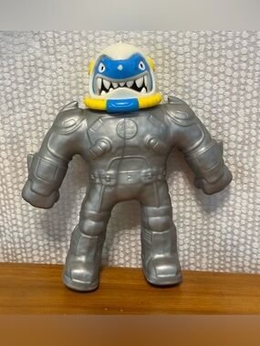 Shark Man Heroes Of Goo Jitzu Thrash Air Vac Squish Blue & Grey Shark